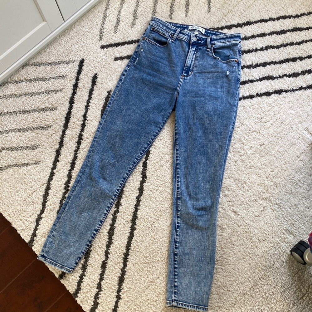 Abercrombie and Fitch Super Skinny Ankle High Rise Curve Love Jeans 8/29L
